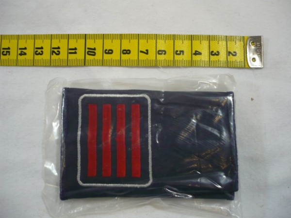 Allgemein: Rangschlaufen mit Funktionsabzeichen Feuerwehr weiße Umrandung mit vier roten Balken