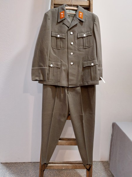 DDR Jacke + Hose Fallschirmjäger- Mannschaften Jacke Größe K52-1 Steghose Größe G52-1