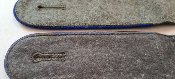 Schulterklappen Mannschaften, feldgrau mit blauer Paspel