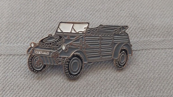 Anstecker Kübelwagen mit Pins in 50mm
