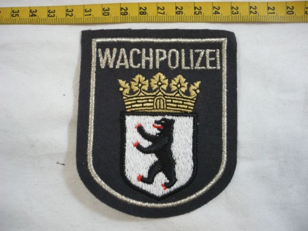 Berlin: Armabzeichen, Wachpolizei Berlin, grau, silber Lurex maschinengestickt auf grau