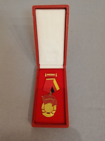 DDR Orden Banner der Arbeit Stufe II Bartel Nr. 7g im Etui