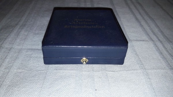 Etui für Marine=Artillerie=Kriegsabzeichen, erstklassige Anfertigung