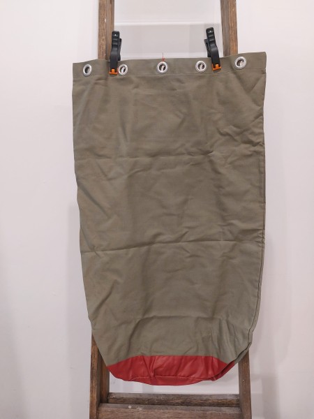 Seesack mit 1 Trageriemen - oliv mit rotem Plastikboden - Outdoor