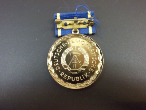 Pestalozzi Medaille für treue Dienste in Gold