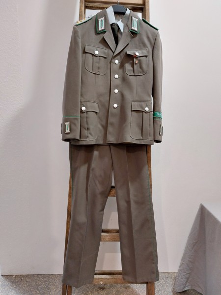 DDR Uniform Hauptmann NVA Grenztruppen - Jacke,Breeches,Hose lang m48 / g48 / sg48 Hemd 38N