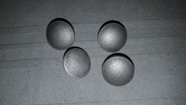 Knopf 19mm gekörnt altsilber lange Öse