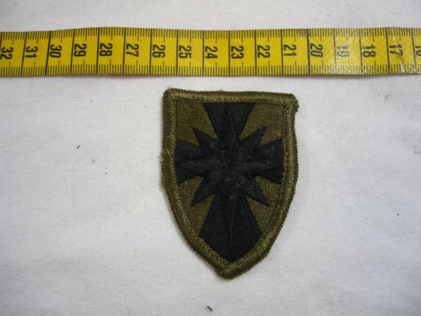 Armabzeichen 8th Army Field Support Command, tarnfarben ( OD )