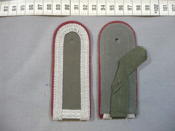 Schulterklappen, Staatssicherheit, Unterfeldwebel, mit Schlaufen, Neu