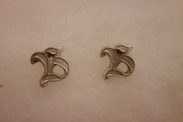 Wehrmacht Schulterklappenauflage " B " für Offiziere Artillerie, silber