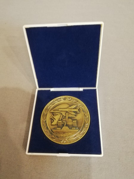 DDR NVA Medaille Land - Luft und Seestreitkräfte im Etui bronze