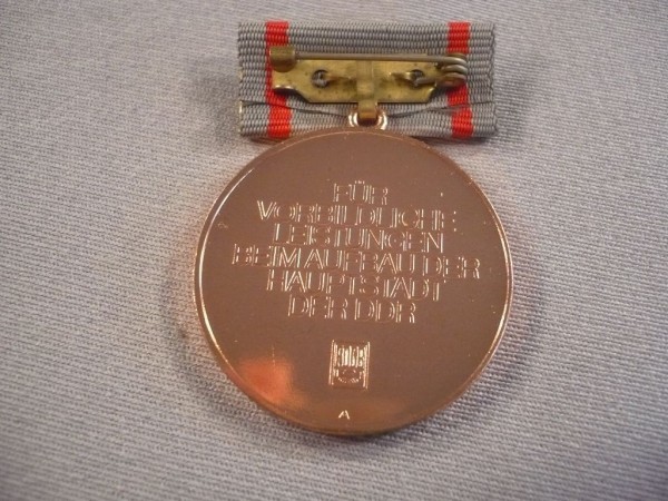 Anerkennungsmedaille "Erbauer Berlins" in Bronze