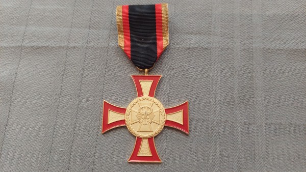 Bundeswehr Ehrenkreuz in Gold unter Gefahr- Hervorragende Einzeltat
