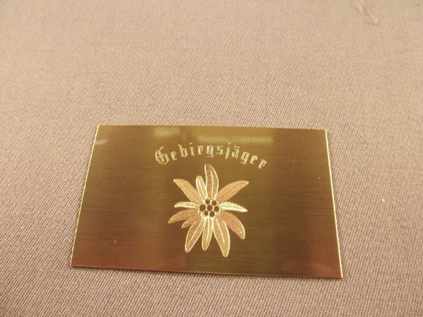 Messingschild, mit Edelweiss und Gebirgsjäger