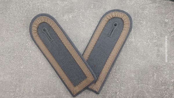 Bundeswehr Schulterklappen Stabsunteroffizier mittelgrau bis 1956 - ohne Waffenfarbe