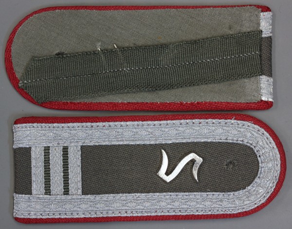 Schulterklappen, Artillerie, Offiziersschüler, 3. Jahr, S aus Metall, mit Schlaufen, Neu