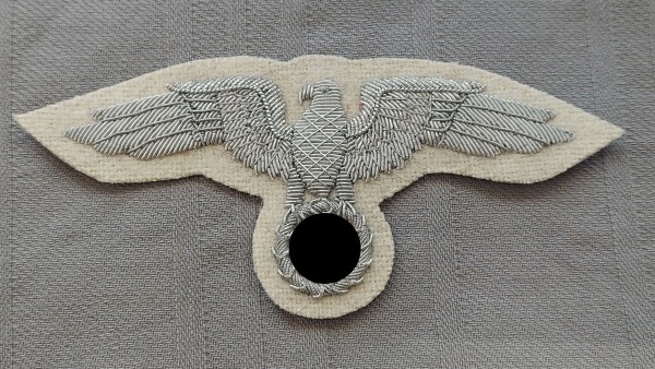 Mützenadler für Offizier Diplomatisches Korps silber auf weiß handgestickt