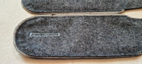 Schulterklappen Mannschaften, blaugrau mit grauer Paspel
