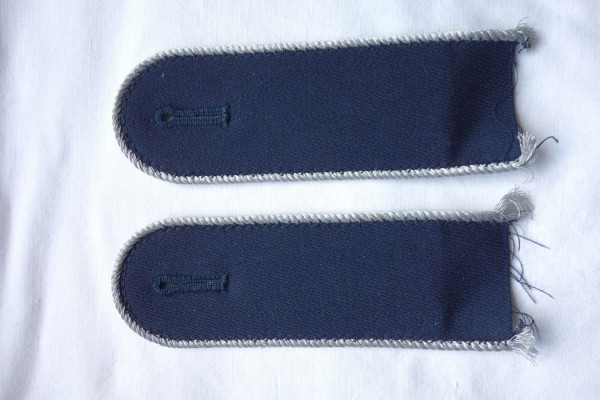 Schulterklappenauflage Offiziere blaugrau