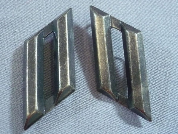 Schulterklappenauflage Obergefreiter, Links und Rechts, altsilber