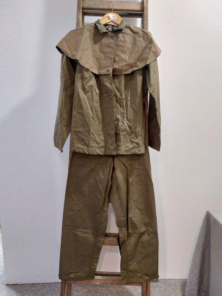 DDR Jacke und Hose Feuerwehr oliv für Frauen Grösse g94 mit Kragen NEU Original