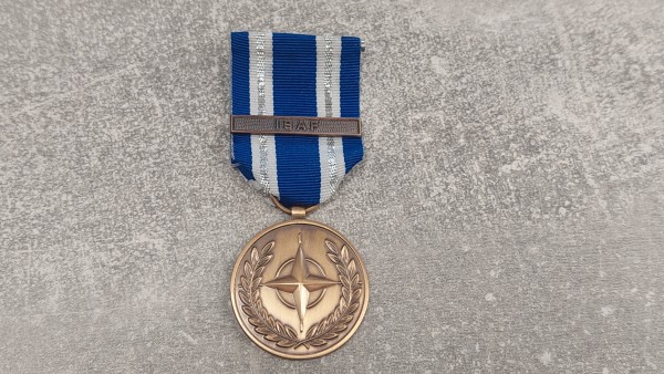 Nato- Einsatzmedaille ISAF am Band
