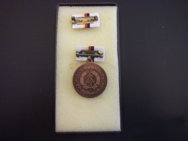 Medaille, Dr Theodor Neubauer in Bronze Bild ist ein Muster !!!