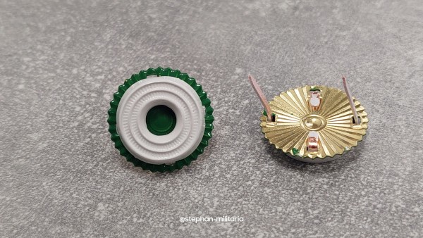 Sachsen Kokarde grün-weiß-grün flache Form mit Splinten