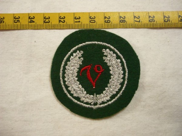 Hamburg: Verdienstabzeichen, Polizei Hamburg, rotes V in silbernem Kranz