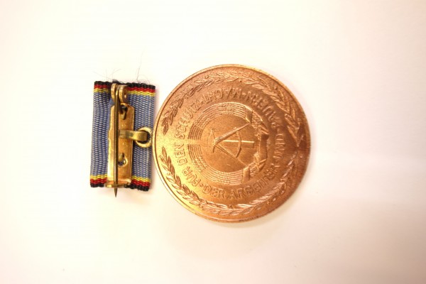 Medaille für langjährige Pflichterfüllung zur Stärkung der Landesverteidigung der DDR in Bronze
