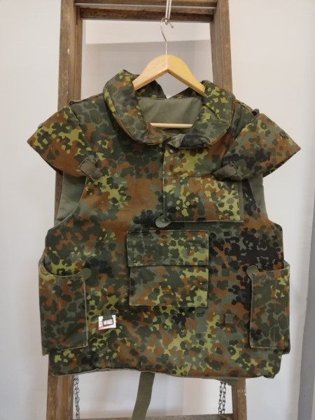 Bundeswehr Splitterschutzweste Flecktarn Grösse XL - Neuwertig mit allen Einlagen