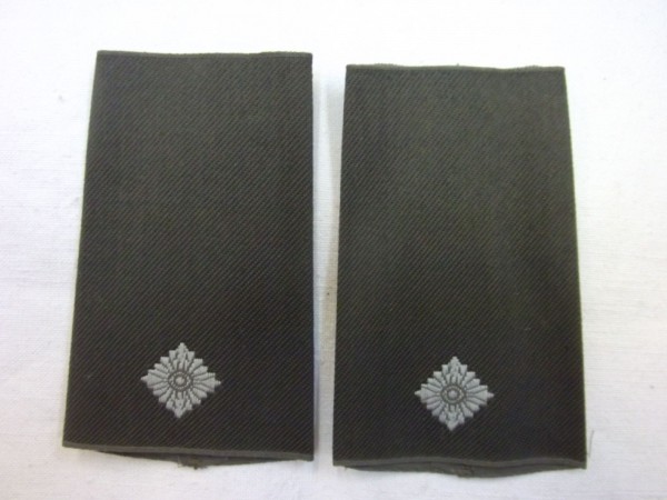 Rangschlaufen Leutnant, weiß in oliv