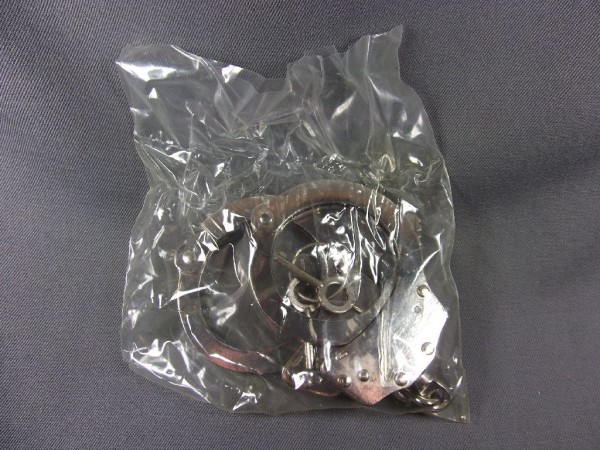 Allgemein: Handschellen Edelstahl mit Sicherheitsrille