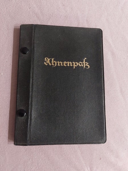 3. Reich Ahnenpass von 1938 der Familie Recker aus Oelde