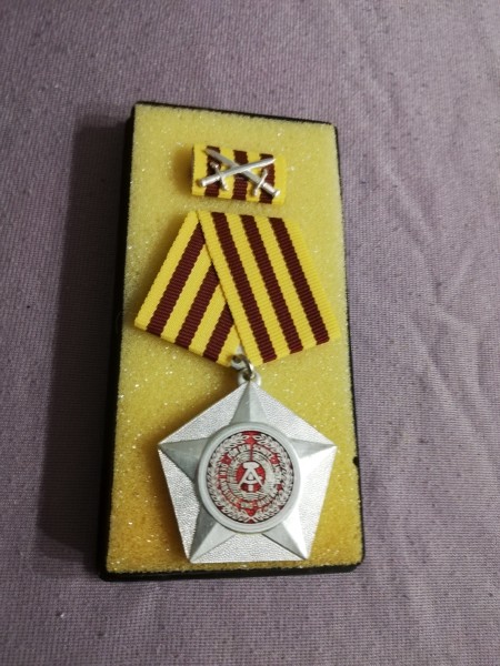 DDR Kampforden "Für Verdienste um Volk und Vaterland" silber 14b