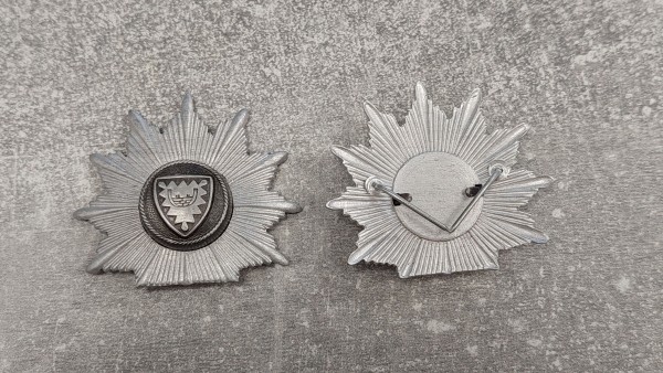 Mützenstern Polizei Kiel alte Art, Metall
