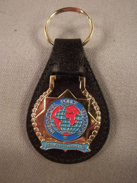 Schlüsselanhänger, International Police Association Servo Per Amikeco, Metall, 