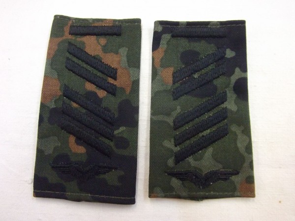 Rangschlaufen Oberstabsgefreiter UA schwarz auf Flecktarn mit Schwinge