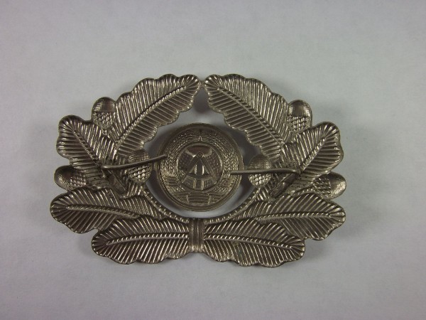 Mützenkranz mit Kokarde Landstreitkräfte, Metall silber