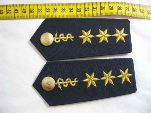 BUND: Schulterklappen Bundespolizei BGS blau, Äskulapstab gold 25mm und 3 Sterne gold, Druckknopf gold gekörnt