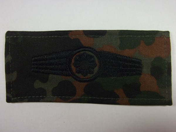 Tätigkeitsabzeichen, Feldjäger schwarz auf flecktarn