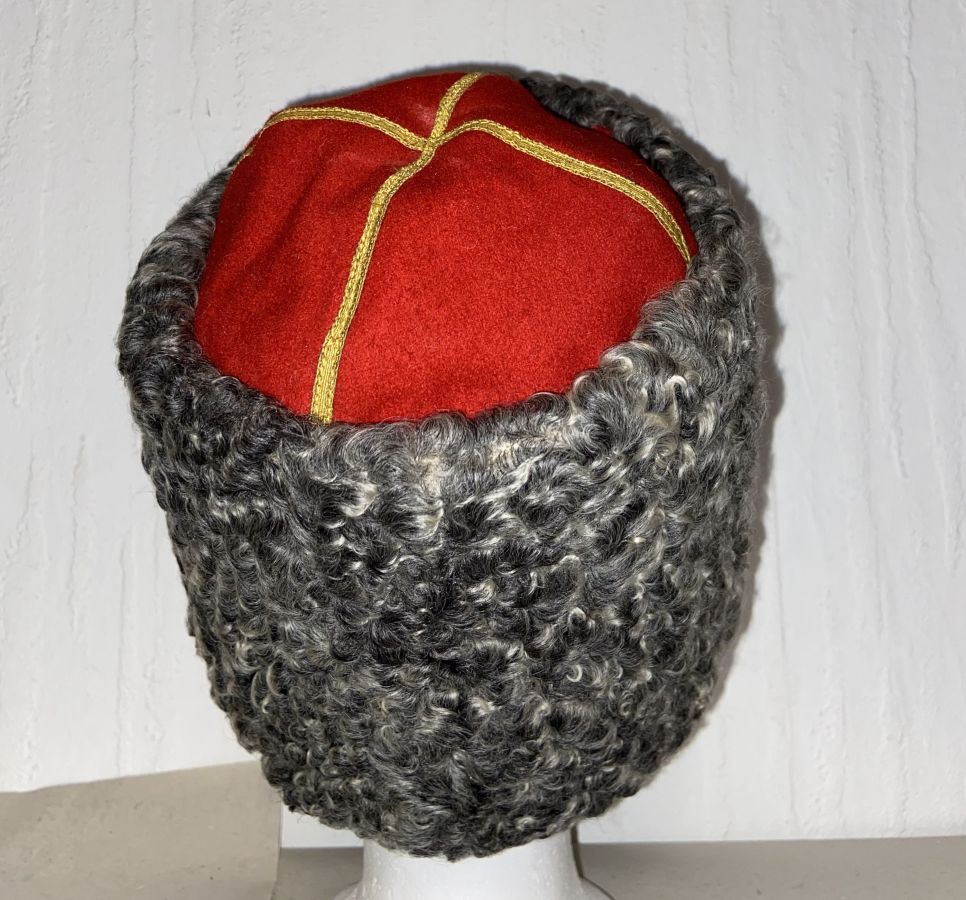 Wintermütze - Papacha - Kosakenmütze - Größe ca.62 Deckel grau mit rot  goldenen Streifen hergestellt