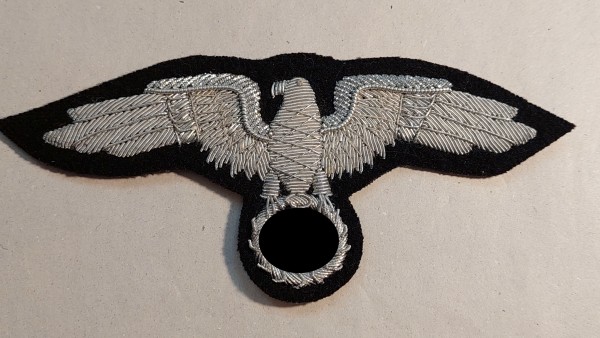Mützenadler für Offizier Diplomatisches Korps silber auf schwarz handgestickt
