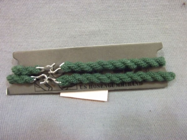 US Hosengummi rund mit Metallhaken, grün, ersetzt auf bequeme weise die Dienstlich gelieferten "Einweckgummis". 