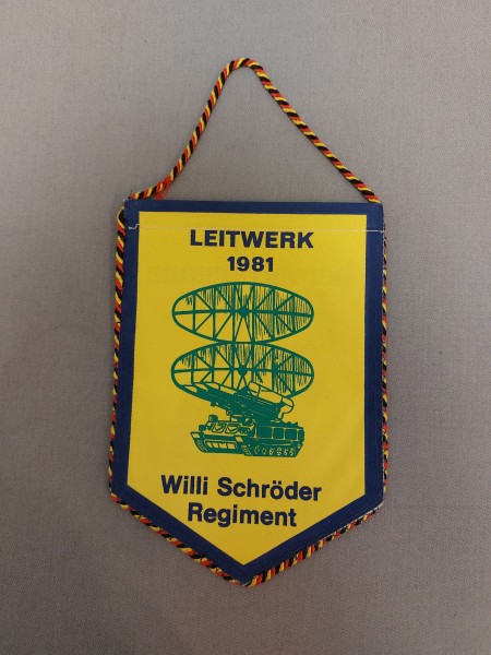 DDR Tischfahne/ Tischwimpel NVA Leitwerk 1981 Willi Schröder Regiment