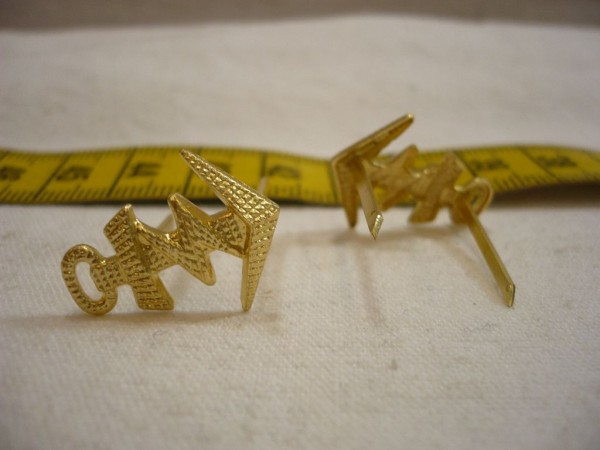 Schulterklappenauflage Marineführungsdienst, Anker mit stilisiertem Blitz, gold