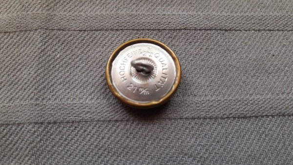 Allgemein: Knopf 21mm gekörnt altgold lange Öse