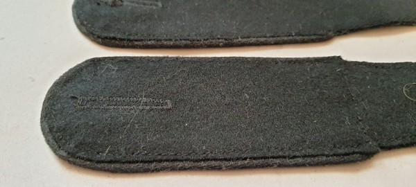 Schulterklappen Mannschaften, schwarz mit schwarzer Paspel