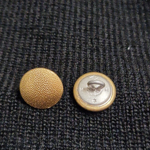 Knopf gold grob gekörnt und langer Öse 16mm