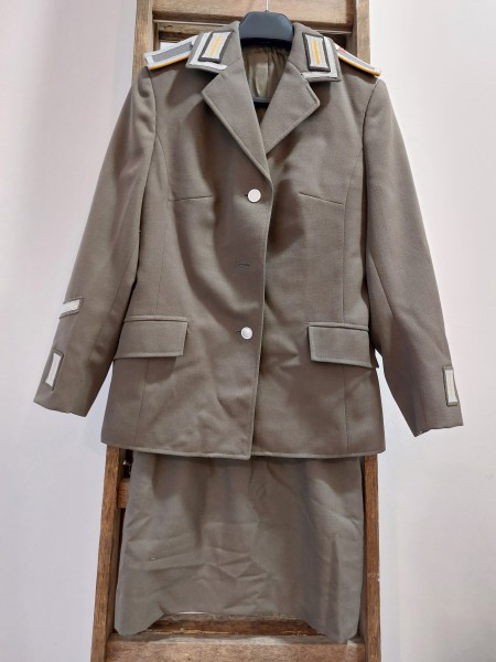 DDR Uniform Unterfeldwebel NVA Landstreitkräfte - Damen - Jacke und Rock Aufklärer